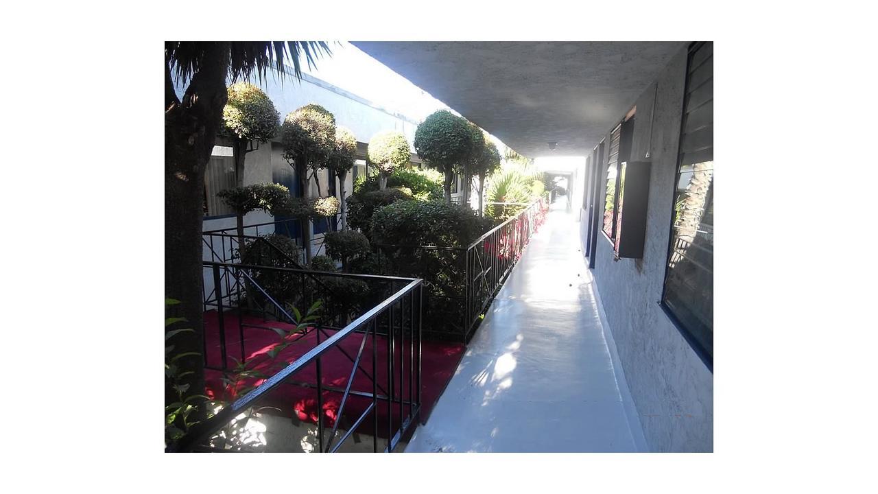 Crown Airport Hotel Inglewood Extérieur photo